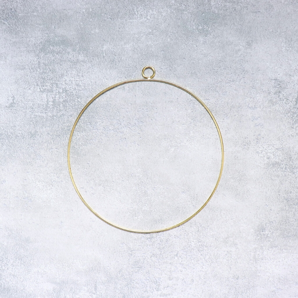 Kovový dekorační kruh s očkem – zlatá, průměr 20 cm, kovový základ pro věnce a dekorace